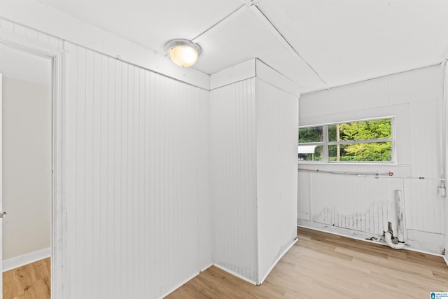 606 W Pine St, Sylacauga, AL 35150 - unfurnished room featuring light wood-style floors