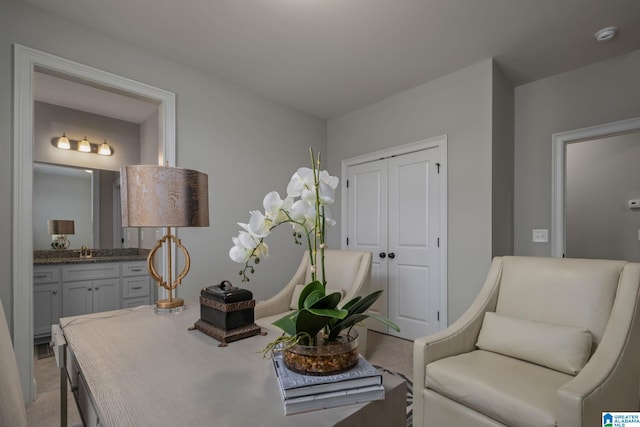 2000 Regency Way, Birmingham, AL 35242 - sitting room with carpet