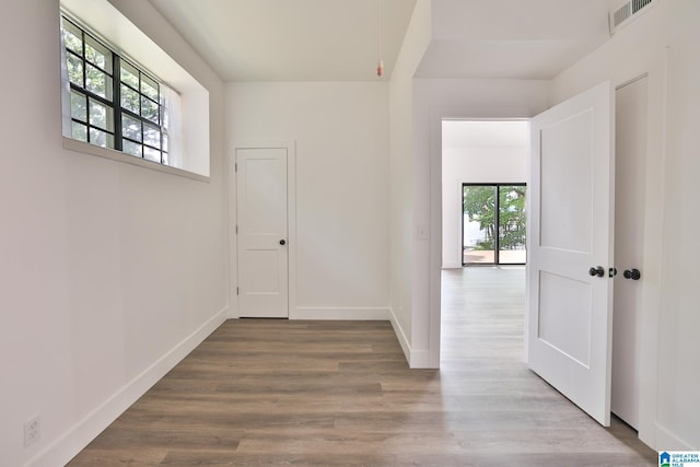 442 Lakeview Cir, Alpine, AL 35014 - unfurnished room featuring wood finished floors and baseboards