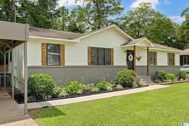 405 Willow Dr, Hueytown, AL 35023 - view of front of home featuring brick siding