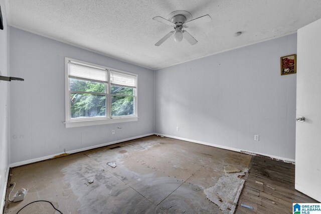1821 4th St NW, Center Point, AL 35215 - unfurnished room featuring a ceiling fan and a textured ceiling