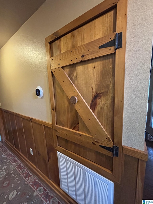 26718 Bridge Ln, Andalusia, AL 36421 - detailed view of a wainscoted wall, a textured wall, and wooden walls