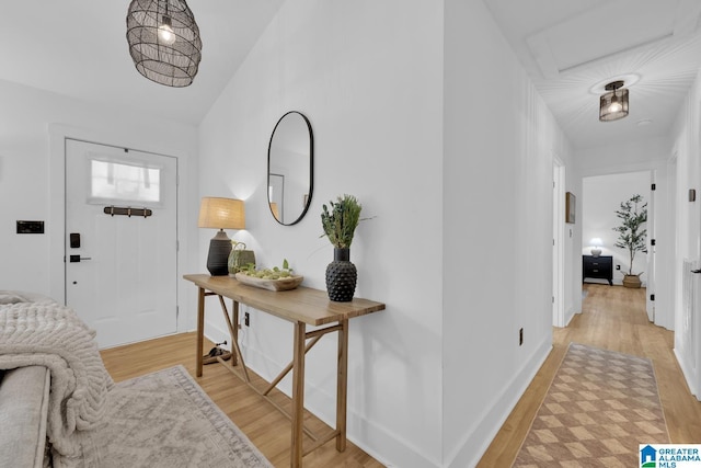 6400 Glenview Cir, Gardendale, AL 35071 - entryway featuring light wood-style floors and vaulted ceiling