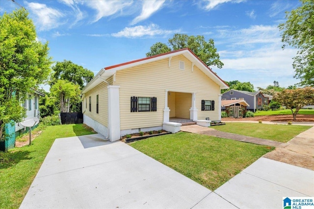 1125 SW 15th St, Birmingham, AL 35211 - bungalow with a front yard and crawl space