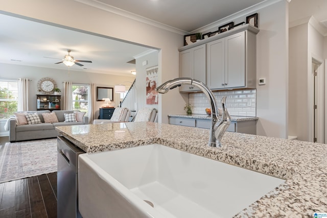 4486 Old Cahaba Pkwy, Helena, AL 35080 - kitchen with dark wood-style floors, ceiling fan, crown molding, backsplash, and gray cabinets