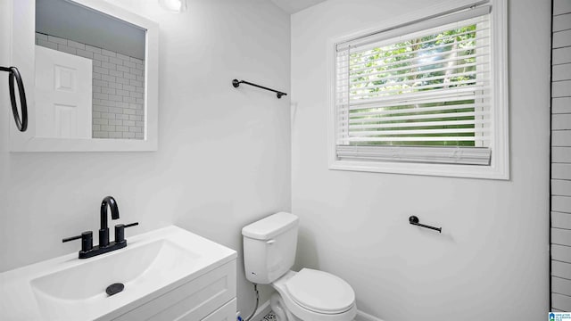 2653 NE Janice Cir, Birmingham, AL 35235 - bathroom with toilet and vanity