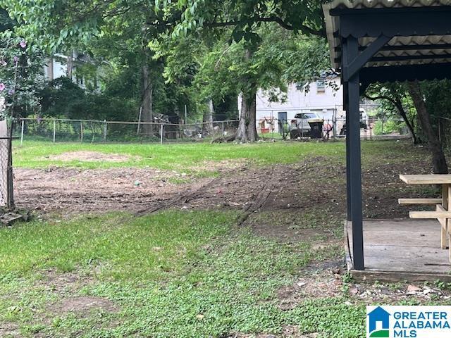 2732 29th St, Birmingham, AL 35208 - view of yard