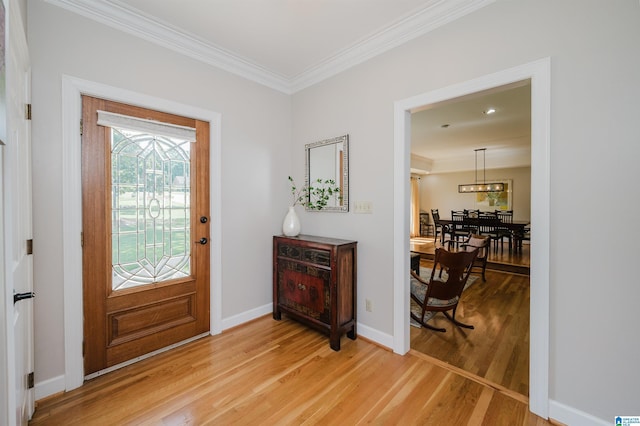 212 Bellbrook Dr, Cropwell, AL 35054 - foyer featuring light wood-style floors and ornamental molding
