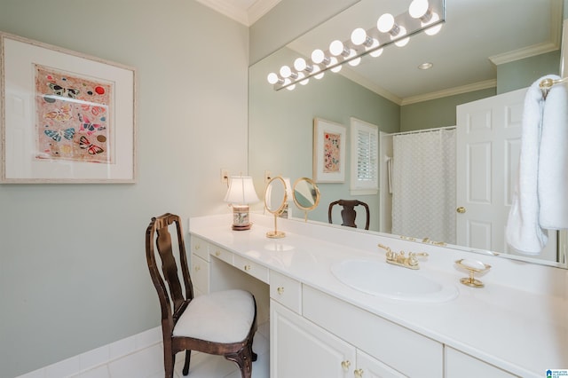 101 Mountain Ave, Mountain Brook, AL 35213 - full bath with vanity, crown molding, and a shower with curtain