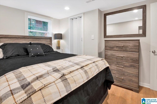 1818 Hillcrest Rd NE, Center Point, AL 35215 - bedroom featuring light wood finished floors and recessed lighting