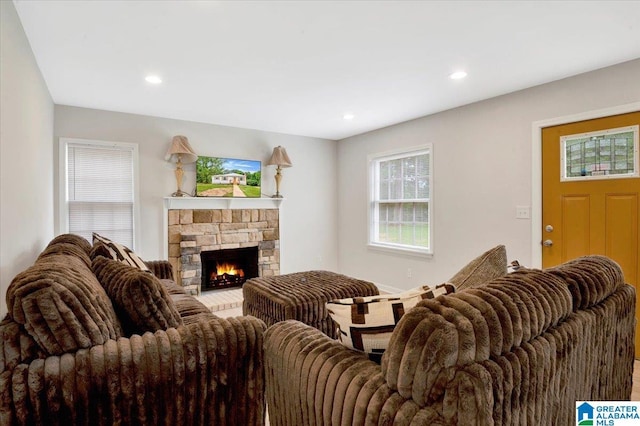 1818 Hillcrest Rd NE, Center Point, AL 35215 - living room with recessed lighting and a fireplace