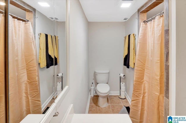 1818 Hillcrest Rd NE, Center Point, AL 35215 - full bathroom featuring tile patterned flooring and a shower with shower curtain