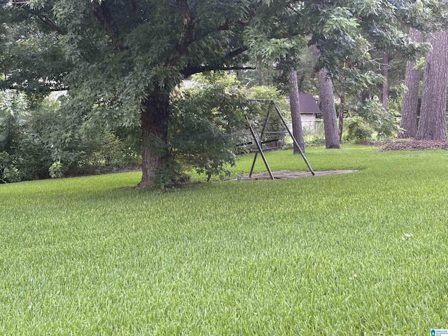 812 2nd Ave, Pleasant Grove, AL 35127 - view of grassy yard
