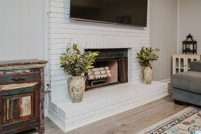 3204 Woodford Way, Birmingham, AL 35242 - detailed view of wood finished floors and a brick fireplace