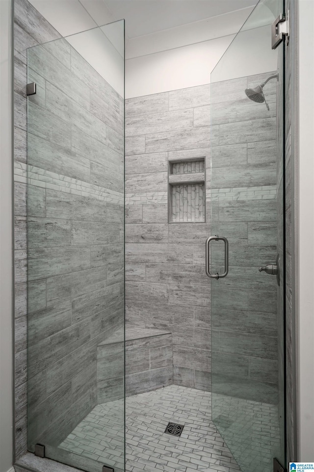 11967 Glen Ridge Blvd, Moundville, AL 35474 - bathroom featuring a shower stall