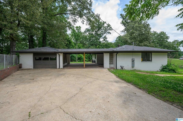 201 Sun Valley Rd, Center Point, AL 35215 - view of front of home featuring brick siding and driveway