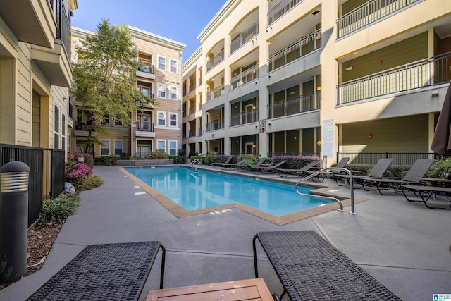 401 20th St S Unit 126, Birmingham, AL 35233 - community pool with a patio area