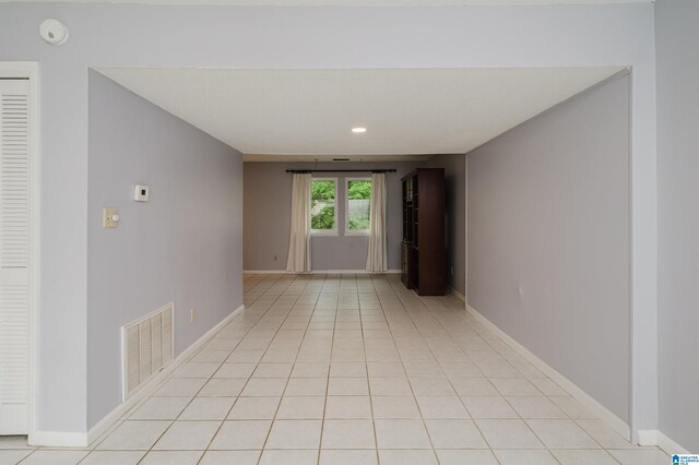 3655 Haven View Cir, Hoover, AL 35216 - unfurnished room with baseboards and a smoke detector