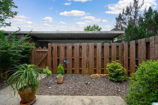 3655 Haven View Cir, Hoover, AL 35216 - view of yard with a gate