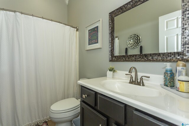 4650 Nicholas Dr, Bessemer, AL 35022 - full bathroom featuring vanity and curtained shower