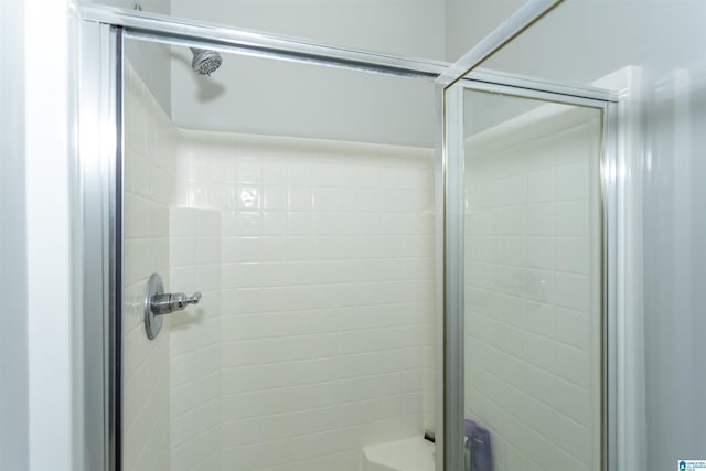 4650 Nicholas Dr, Bessemer, AL 35022 - bathroom featuring a stall shower