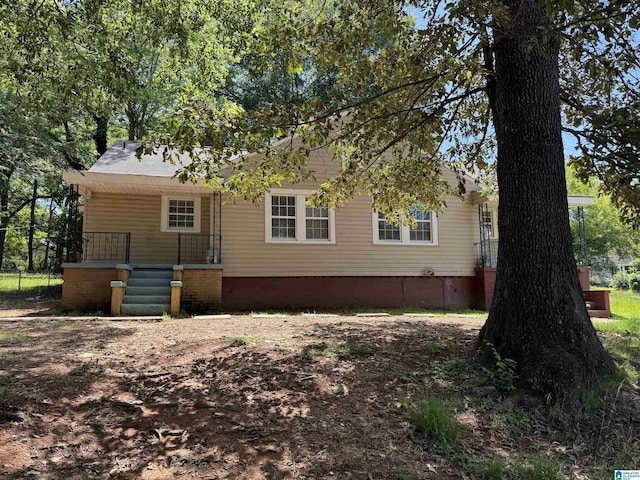 319 Lapsley Ave, Anniston, AL 36207 - view of front of house featuring a porch and crawl space