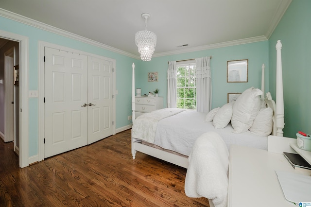 3764 Valley Head Rd, Mountain Brook, AL 35223 - bedroom featuring crown molding, wood finished floors, and a closet