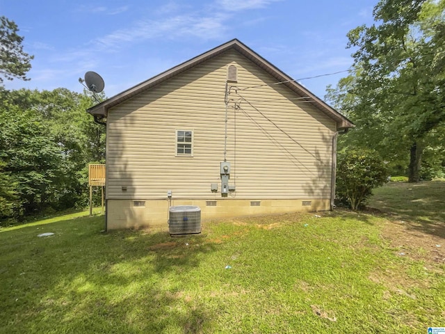 118 S Hill Dr, Wilsonville, AL 35186 - view of side of home featuring crawl space and a lawn