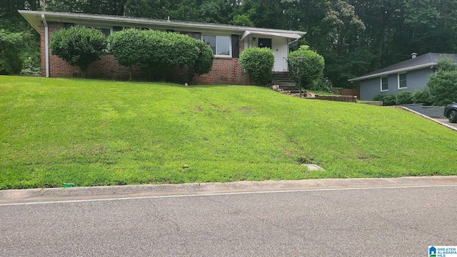 1525 Cresthill Rd, Birmingham, AL 35213 - view of grassy yard