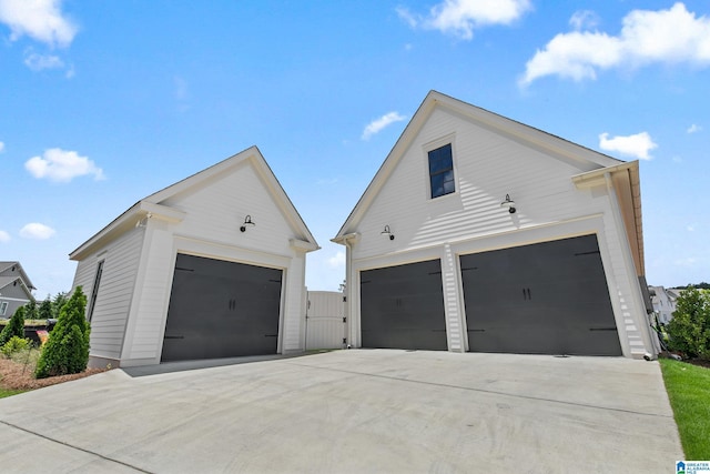 544 Preserve Way, Hoover, AL 35226 - view of side of home with an outdoor structure and a detached garage