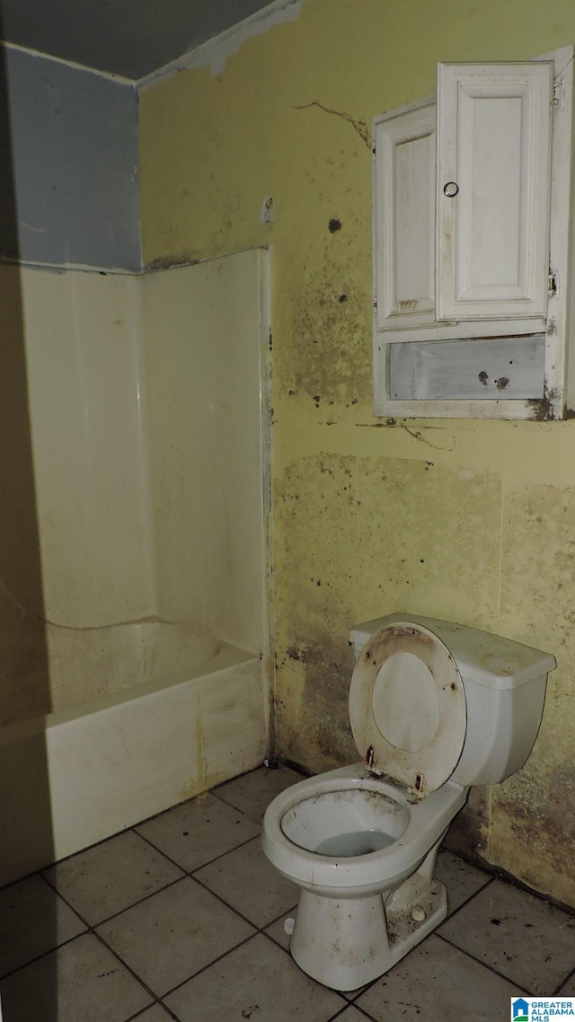 1146 Oakridge Dr, Leeds, AL 35094 - bathroom featuring toilet and tile patterned flooring