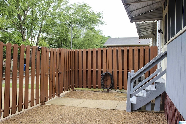 1534 Cambridge Pl, Anniston, AL 36207 - view of patio with a gate