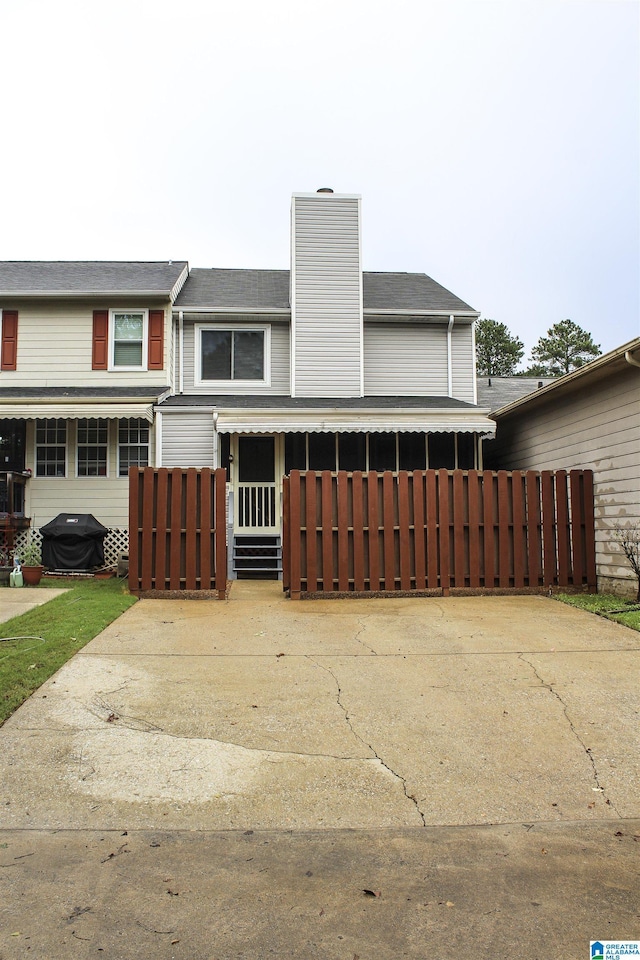 1534 Cambridge Pl, Anniston, AL 36207 - view of property with a chimney