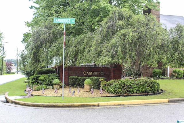 1534 Cambridge Pl, Anniston, AL 36207 - community sign with a yard