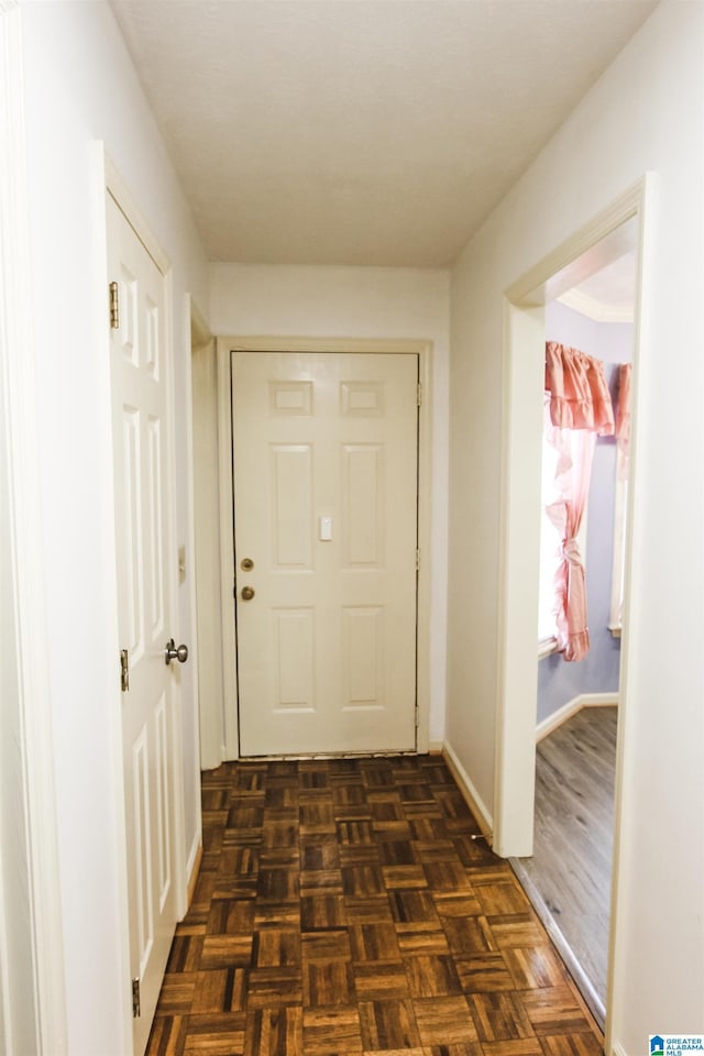 1534 Cambridge Pl, Anniston, AL 36207 - hall with baseboards