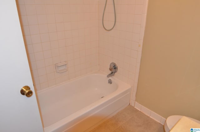 6301 Cedar Ct, Anniston, AL 36206 - bathroom with toilet and  shower combination