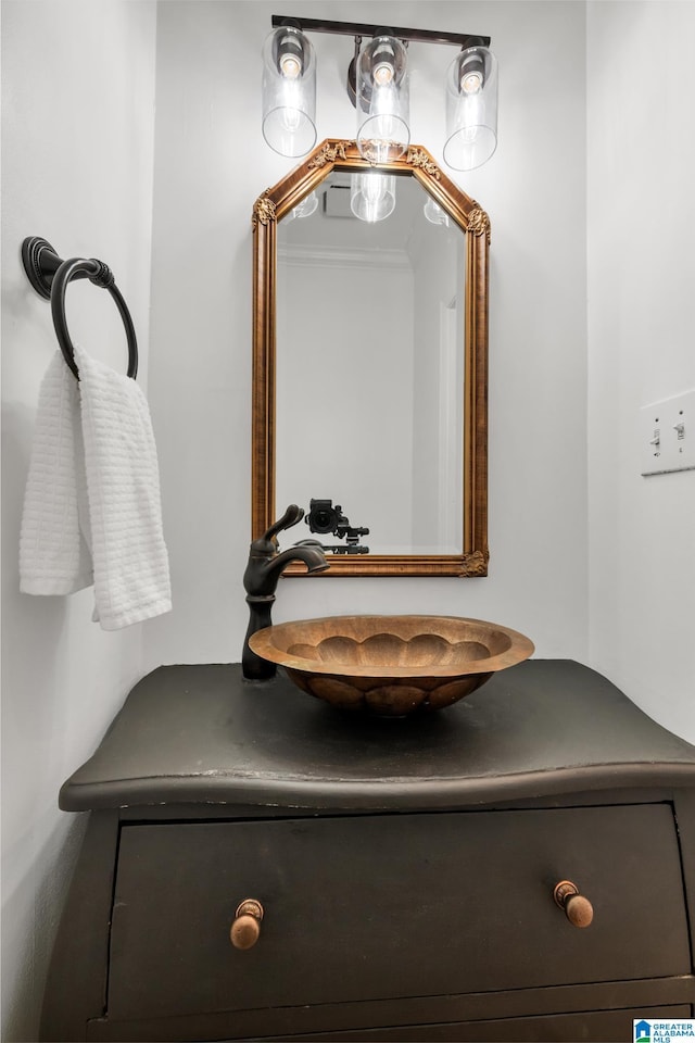 5012 Lake Crest Cir, Hoover, AL 35226 - bathroom featuring vanity