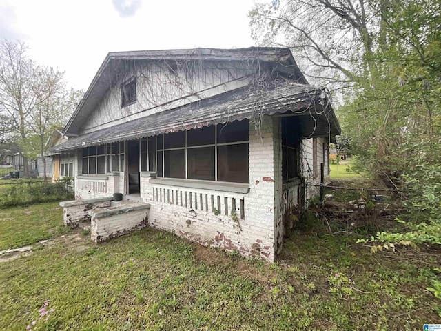 4704 9th Ave, Birmingham, AL 35224 - view of front of home with covered porch and a front yard