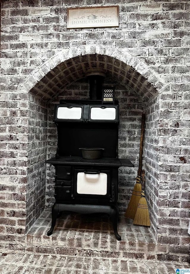 76 Goggins Dr, Montevallo, AL 35115 - detailed view of brick wall