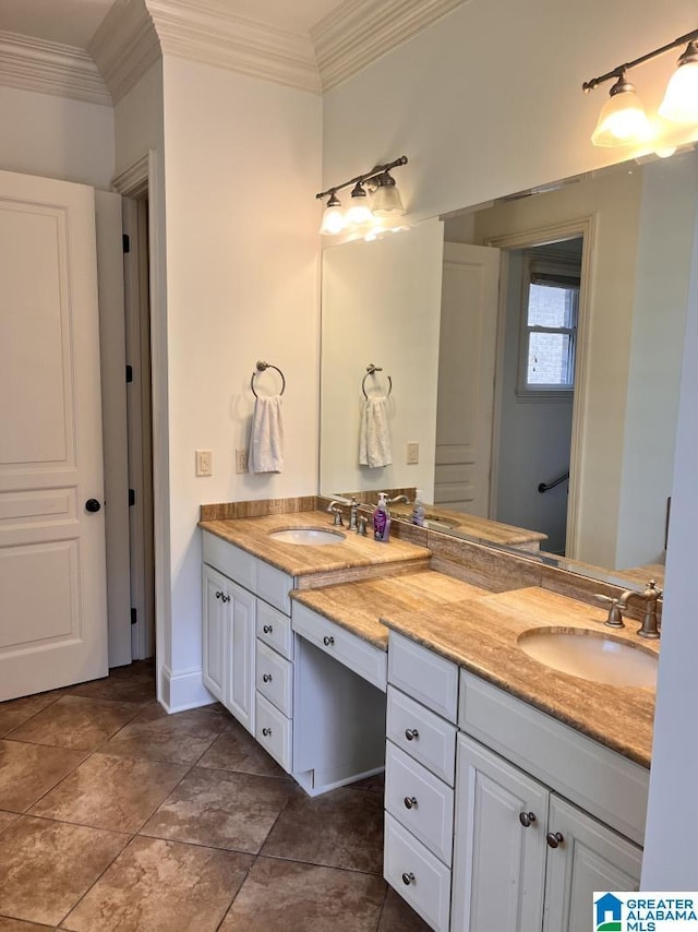 1664 Warren Ln, Vestavia Hills, AL 35243 - full bath with double vanity and crown molding