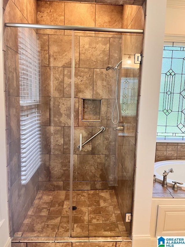 1664 Warren Ln, Vestavia Hills, AL 35243 - full bath featuring a stall shower and a bath