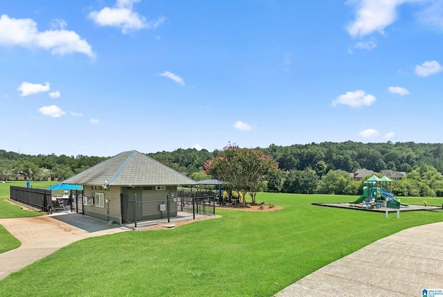 216 Narrows Reach, Birmingham, AL 35242 - view of community featuring a lawn and concrete driveway