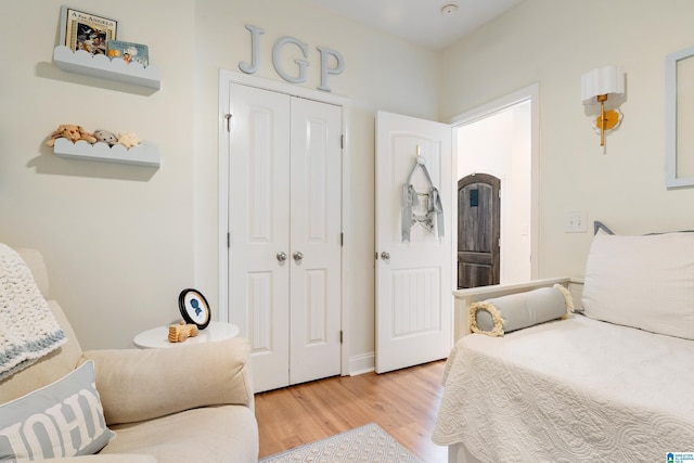 1185 Overlook Dr, Trussville, AL 35173 - bedroom with wood finished floors and a closet