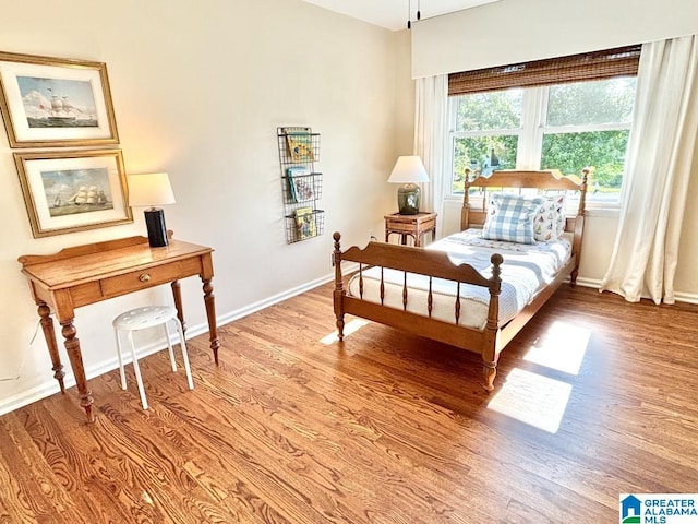 2713 Altadena Lake Rd, Birmingham, AL 35243 - bedroom featuring light wood-style floors and baseboards