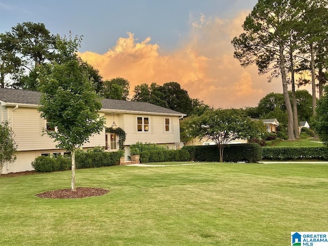 2713 Altadena Lake Rd, Birmingham, AL 35243 - split foyer home featuring a front lawn