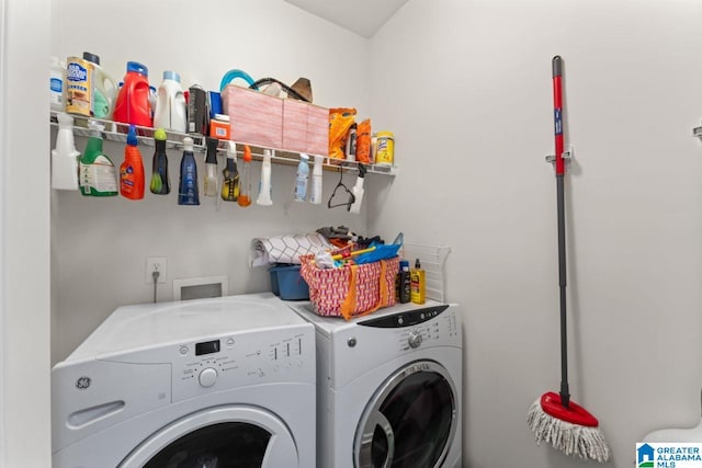 5633 Park Side Rd, Hoover, AL 35244 - laundry room featuring washer and clothes dryer