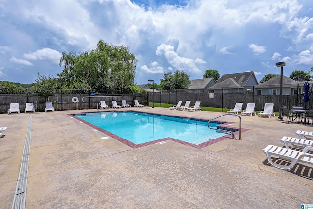4955 Stonecreek Way, Calera, AL 35040 - community pool with a patio area