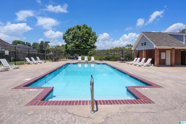 4955 Stonecreek Way, Calera, AL 35040 - community pool with a patio