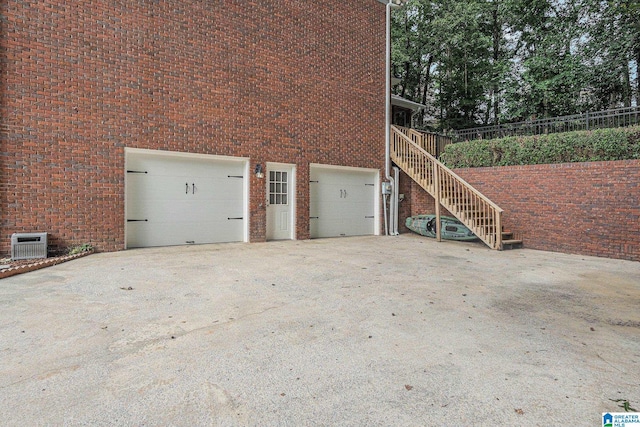 1813 Southpointe Cir, Hoover, AL 35244 - garage featuring driveway