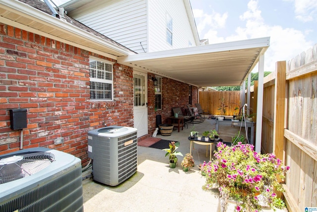 1822 Oakleaf Ln, Center Point, AL 35215 - fenced backyard with a patio